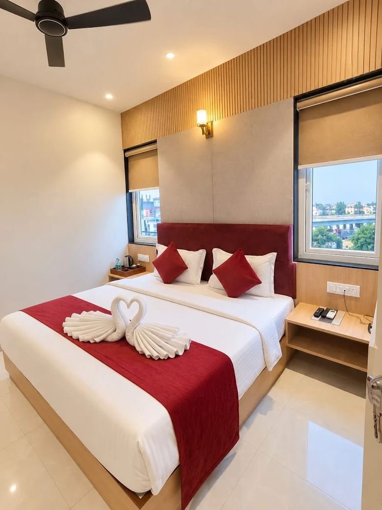 Super Deluxe room at Hotel Vyom Residency with a view over Varanasi